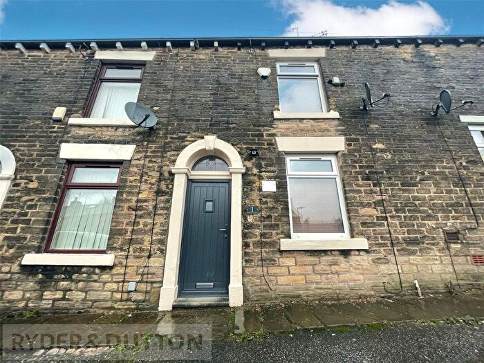2 Bedroom Terraced House To Rent In Hollins Street, Springhead, Oldham, Greater Manchester, OL4