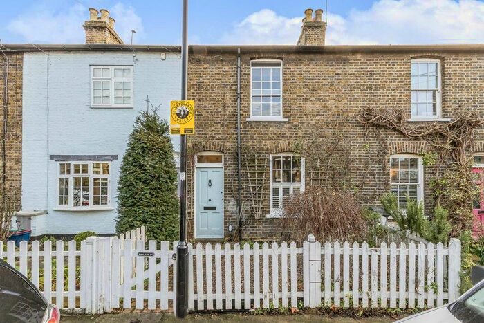 3 Bedroom Property To Rent In Spring Grove, London, W4