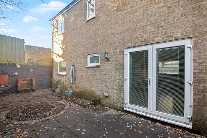 3 Bedroom Semi-Detached House For Sale In Meeting Lane, Corby, NN17