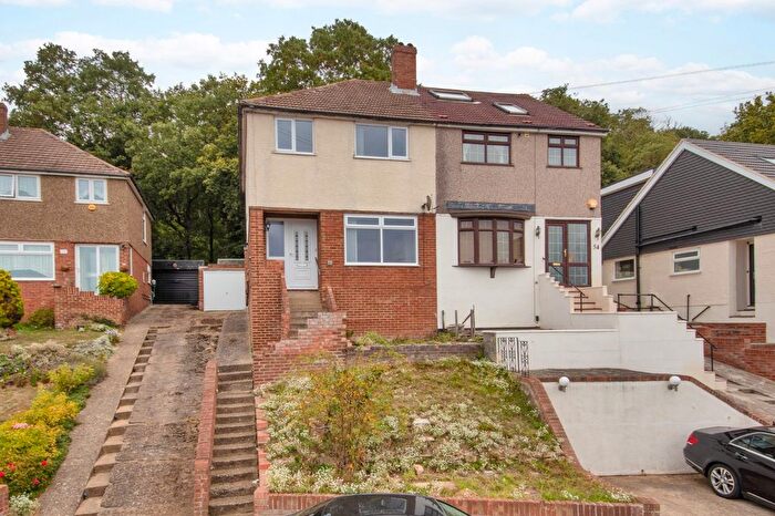 3 Bedroom Semi-detached House For Sale In Coombfield Drive, Dartford, Kent, DA2