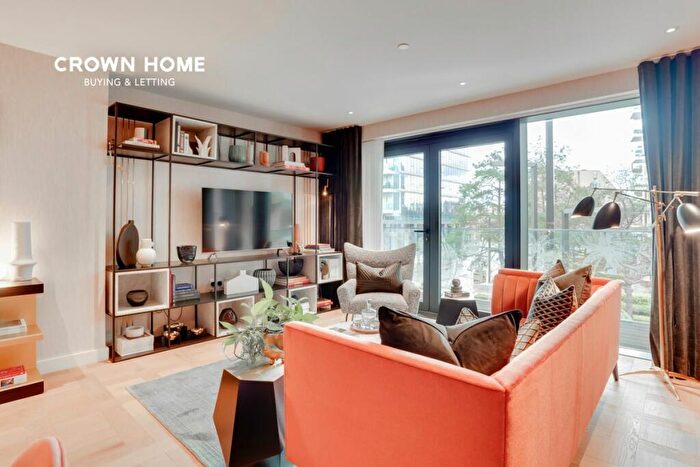 1 Bedroom Apartment For Sale In Saffron Gardens, London Dock, Vaughan Way, London, E1W