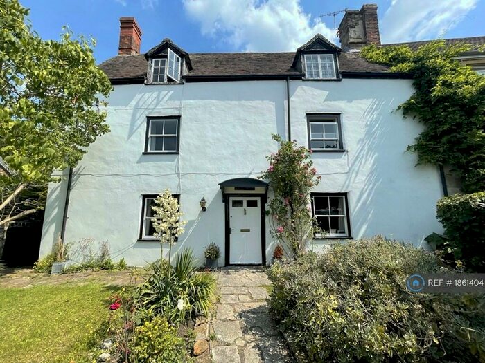 4 Bedroom Semi-Detached House To Rent In North Street, Wincanton, BA9