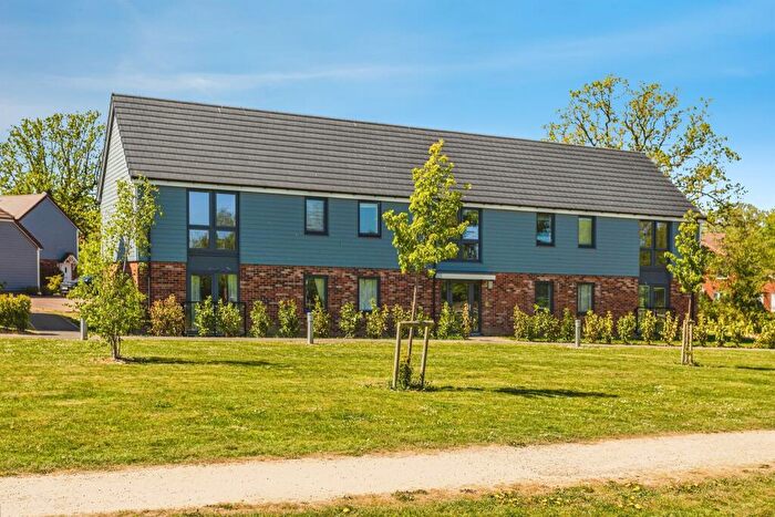 2 Bedroom Flat For Sale In Icarus Avenue, Burgess Hill, RH15