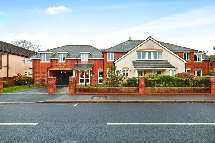 1 Bedroom Flat For Sale In Padnell Road, Waterlooville, Hampshire, PO8