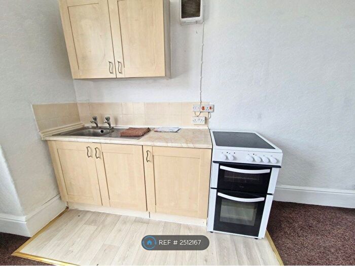 1 Bedroom Flat To Rent In Park Lane, Chippenham, SN15