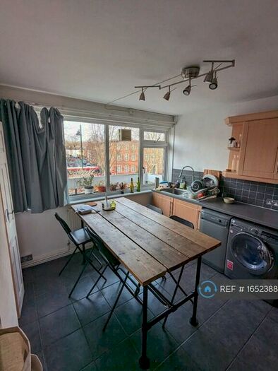 2 Bedroom Flat To Rent In William Brown Court, West Norwood, SE27
