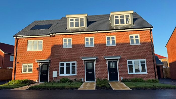 2 Bedroom End Of Terrace House For Sale In Robertson Drive, Salisbury, SP2