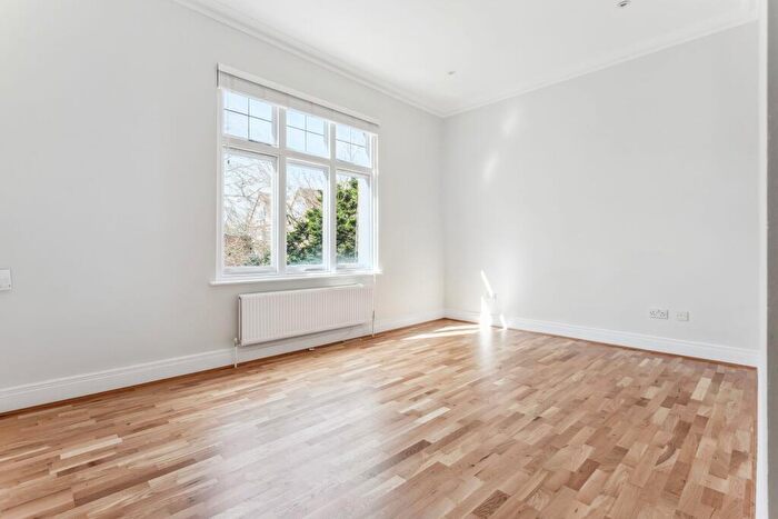 3 Bedroom Flat To Rent In Palm Court, NW3