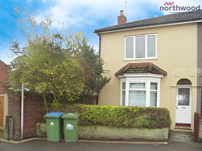 2 Bedroom End Of Terrace House To Rent In Parsonage Road, SO14