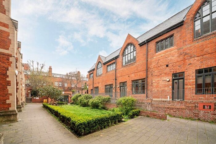 3 Bedroom Flat For Sale In Eastway, Hackney Wick, E9