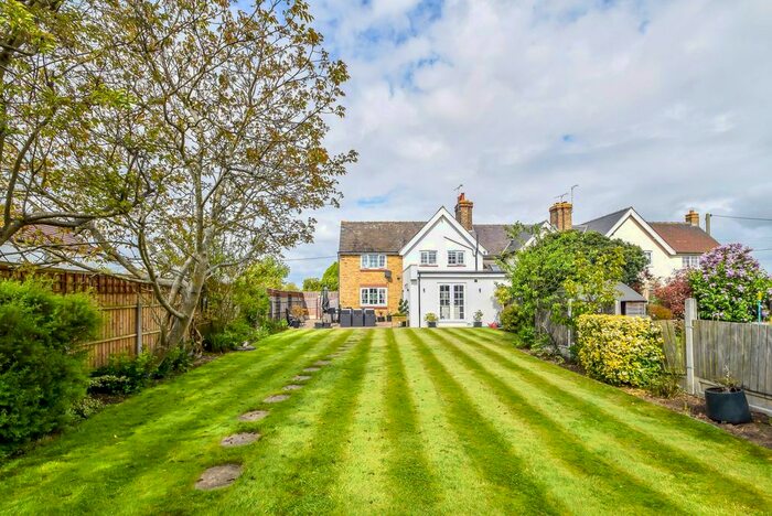 3 Bedroom End Of Terrace House For Sale In Sutton Road, Southend-On-Sea, SS2