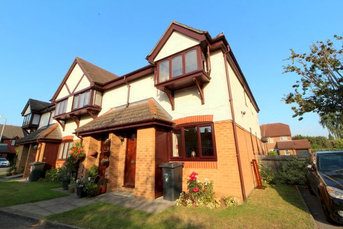 1 Bedroom Flat To Rent In Warnett Court, Snodland, ME6