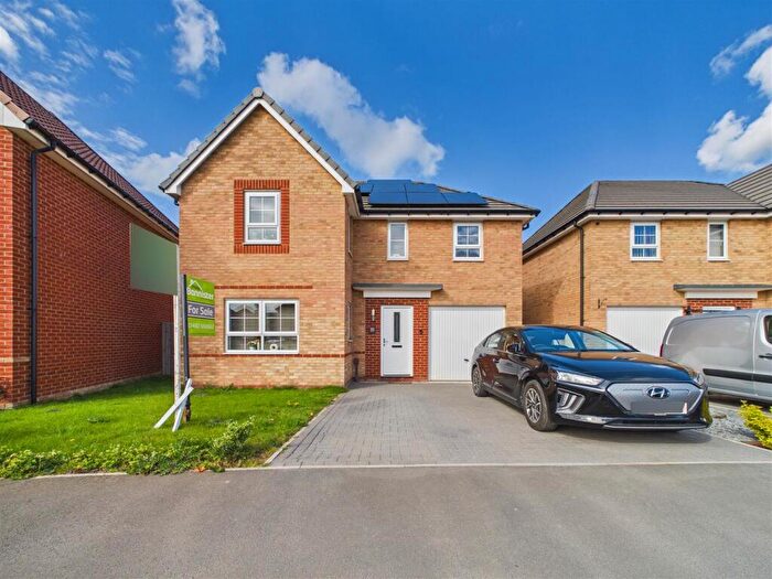 4 Bedroom Detached House For Sale In Blenheim Avenue, Brough, HU15