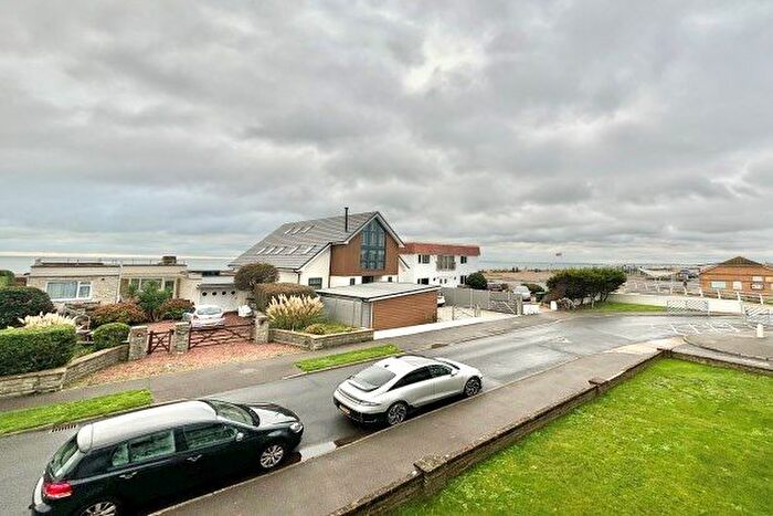 2 Bedroom Flat To Rent In Bembridge Drive, Hayling Island, PO11