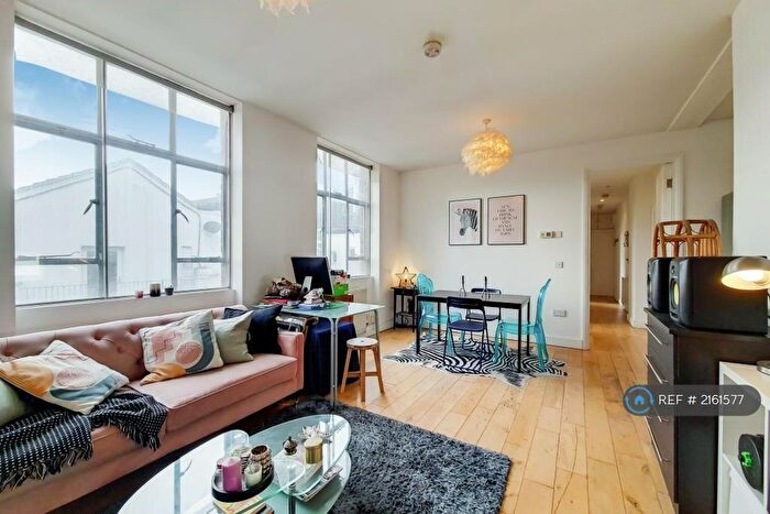 3 Bedroom Flat To Rent In Springbok Works, London, N16