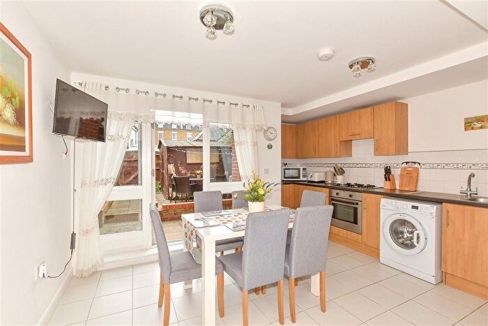 3 Bedroom Terraced House For Sale In Stonebridge Road, Canterbury, Kent, CT2