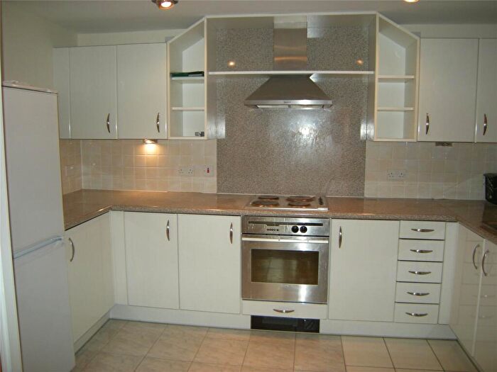 2 Bedroom Apartment To Rent In Adventurers Quay, Caerdydd, Adventurers Quay, CF10