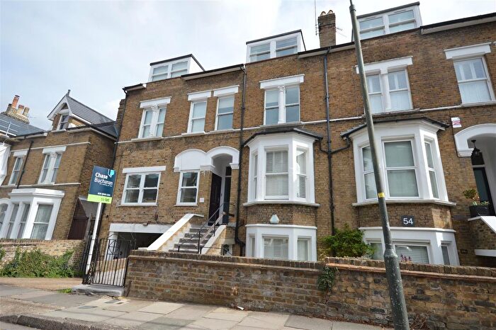 2 Bedroom Flat To Rent In Halford Road, Richmond, TW10