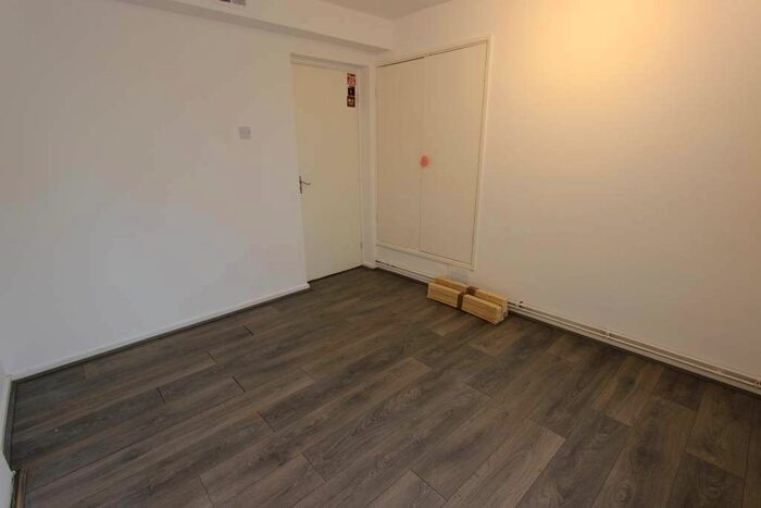 2 Bedroom Flat To Rent In Crescent Road, London, N22