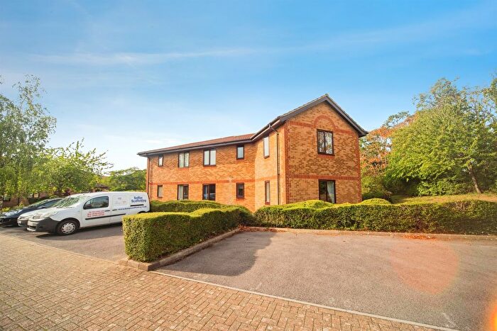 1 Bedroom Flat For Sale In Kern Close, Southampton, SO16