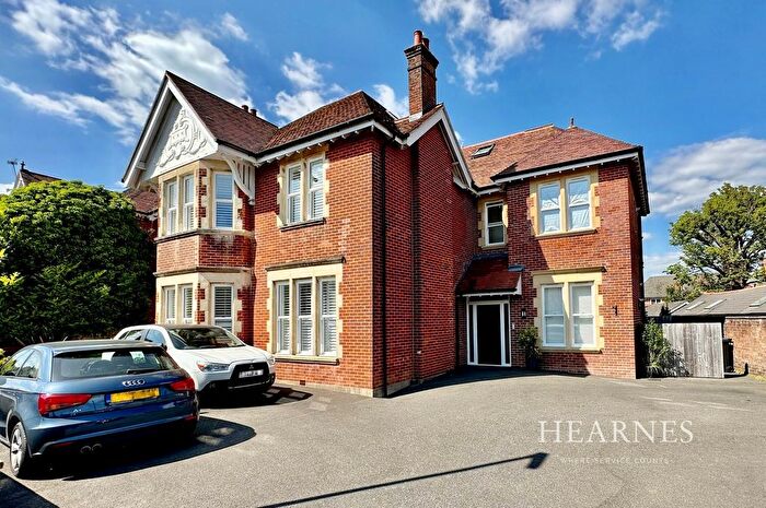 2 Bedroom Flat For Sale In Bryanstone Road, Bournemouth, BH3