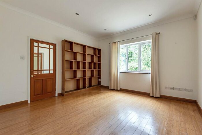 5 Bedroom Detached House To Rent In Penwith Drive, Haslemere, GU27