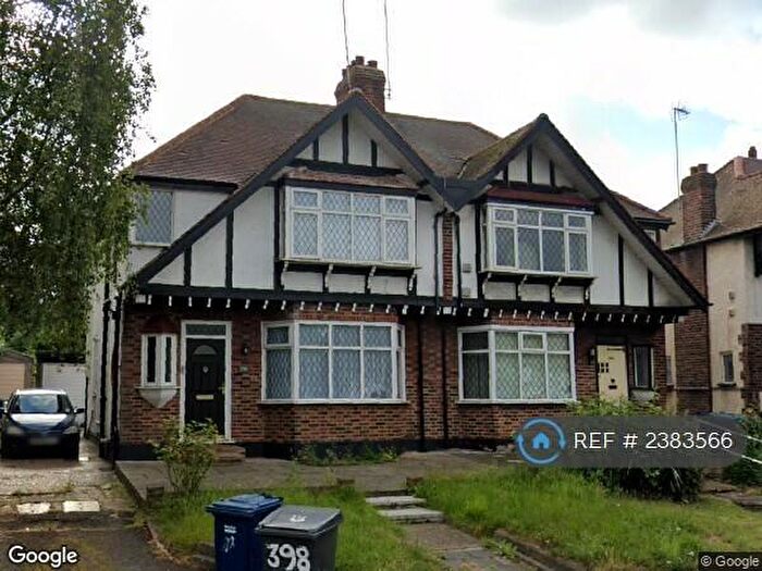 3 Bedroom Semi-Detached House To Rent In Watford Way, London, NW4
