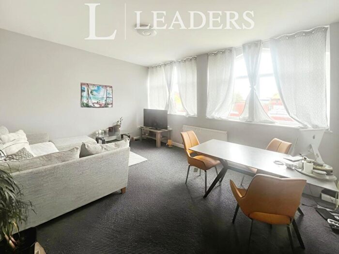 3 Bedroom Apartment To Rent In Hope Street, Grimsby, DN32