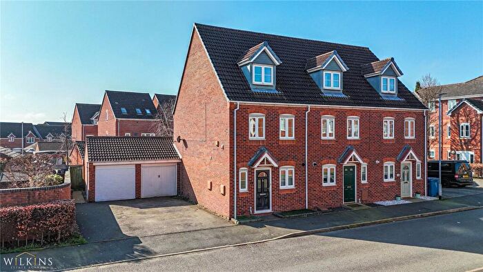 3 Bedroom End Of Terrace House For Sale In Waterfall Close, Wilnecote, Tamworth, Staffordshire, B77