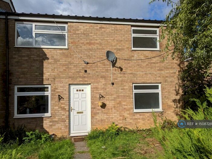 4 Bedroom End Of Terrace House To Rent In Canterbury Way, Stevenage, SG1