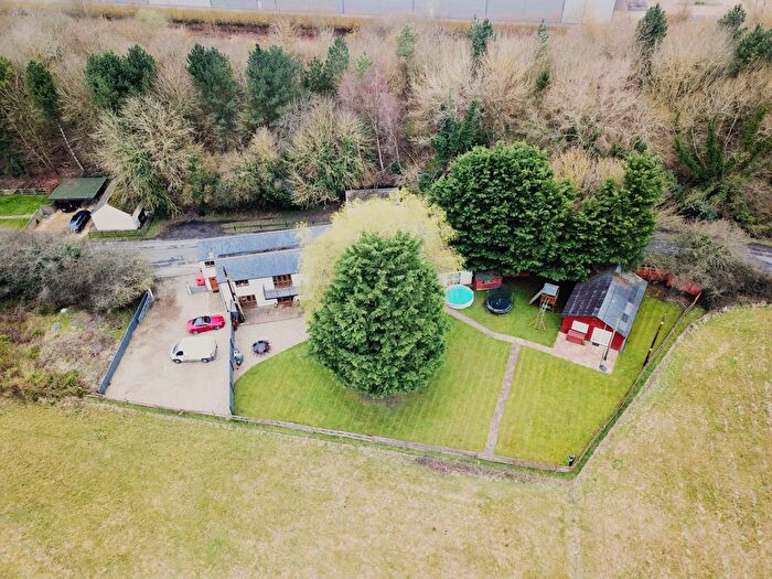 6 Bedroom Detached House For Sale In Highworth Road, South Marston, Wiltshire, SN3