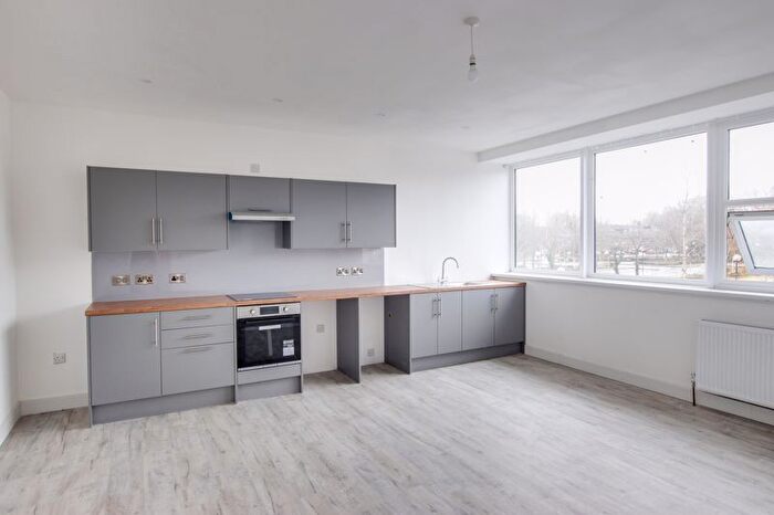 2 Bedroom Flat To Rent In Windsor Road, Trowbridge, BA14