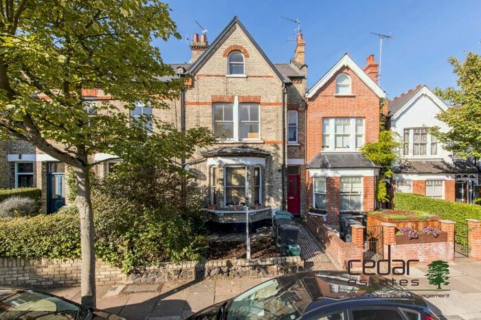 3 Bedroom Flat To Rent In Muswell Avenue, Muswell Hill, N10