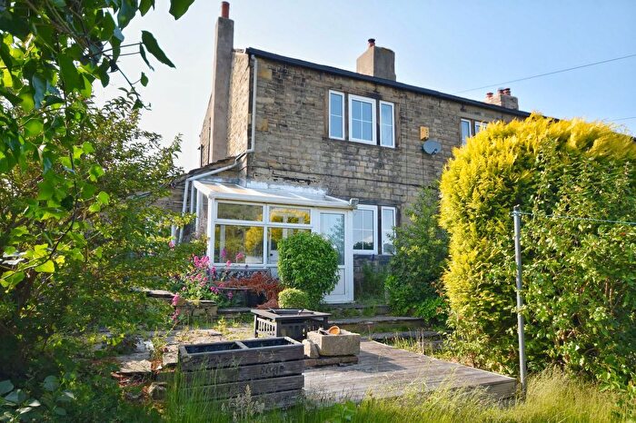 2 Bedroom End Terrace House For Sale In Cherry Trees, High Hoyland, Barnsley, S75