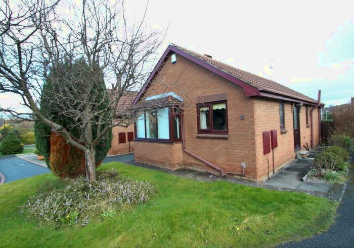 2 Bedroom Detached House To Rent In Eskdale Close, Guiseley, Leeds, LS20