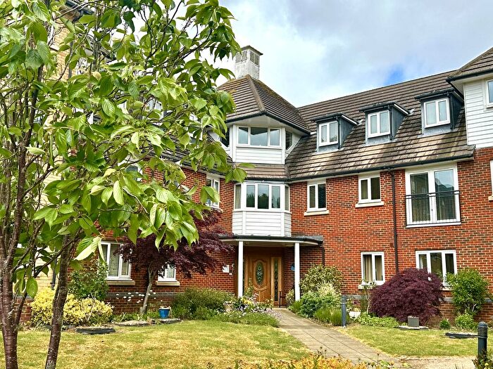 1 Bedroom Flat For Sale In Hoxton Close, Ashford, TN23