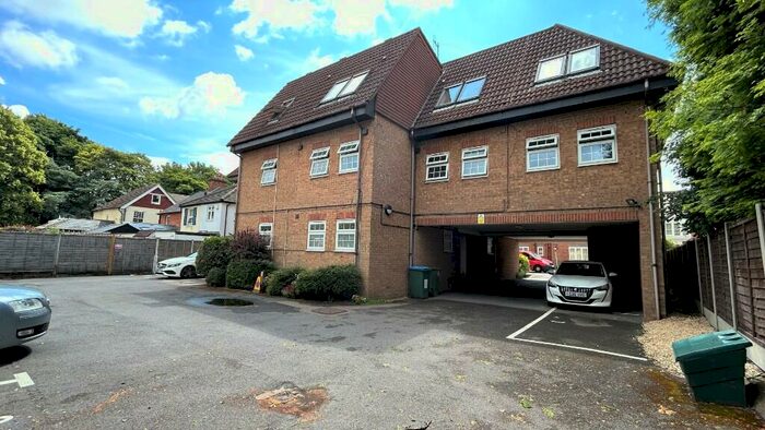1 Bedroom Apartment To Rent In Diceland Road, Banstead, SM7