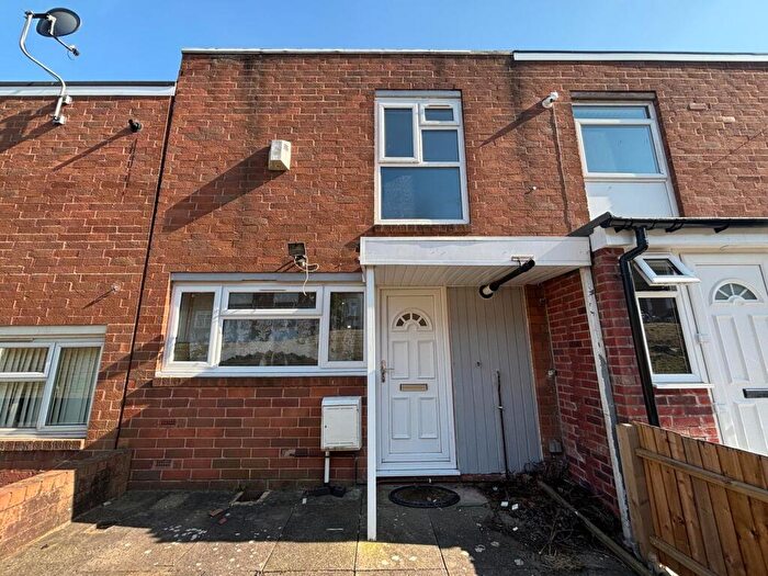 3 Bedroom House To Rent In Metric Walk, Smethwick, B67