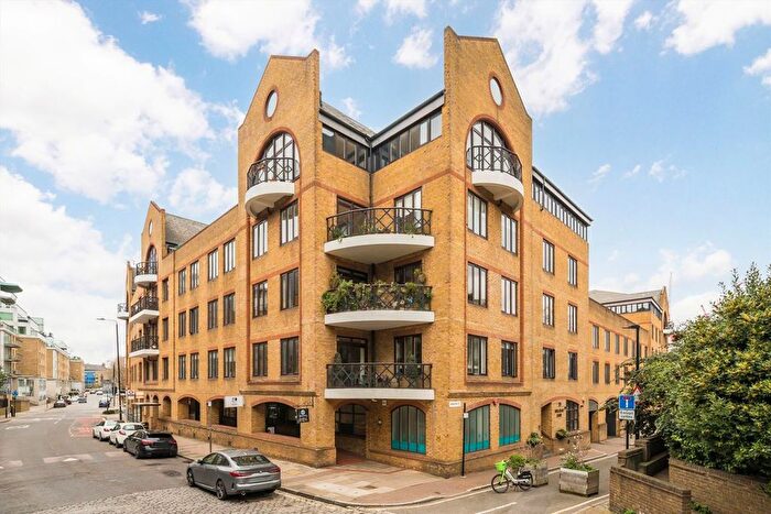 3 Bedroom Flat For Sale In Knighten Street, Wapping, E1W
