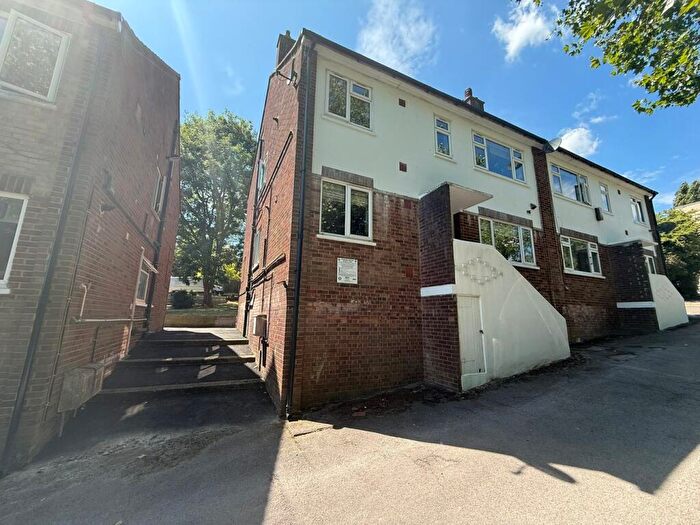 2 Bedroom Flat For Sale In Park Road, High Barnet, Barnet, EN5