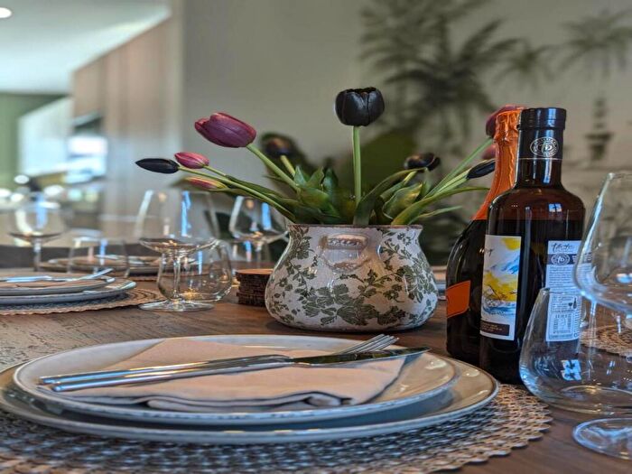 3 Bedroom House To Rent In Hazylwood, Wokingham, RG40