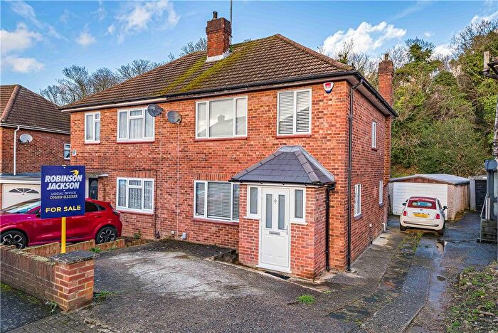 3 Bedroom Semi Detached House For Sale In Maxwell Gardens, South Orpington, Kent, BR6