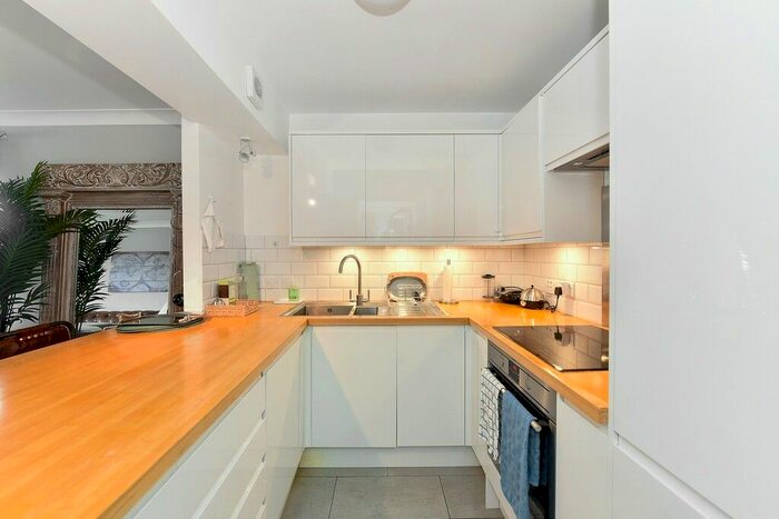 1 Bedroom Flat To Rent In Milton Court, Ranelagh Gardens, SW6