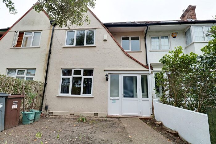 4 Bedroom Semi-Detached House To Rent In Princes Avenue, London, Greater London, W3