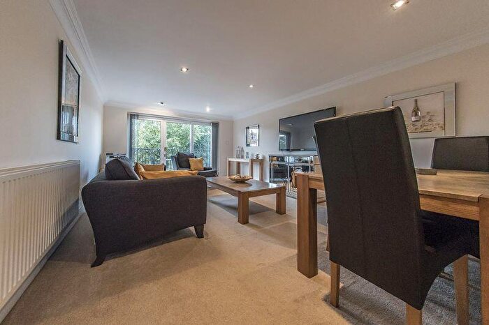 3 Bedroom Flat To Rent In Golf Open - Cambridge Road, Churchtown - Sleeps - First Floor Apt, PR9