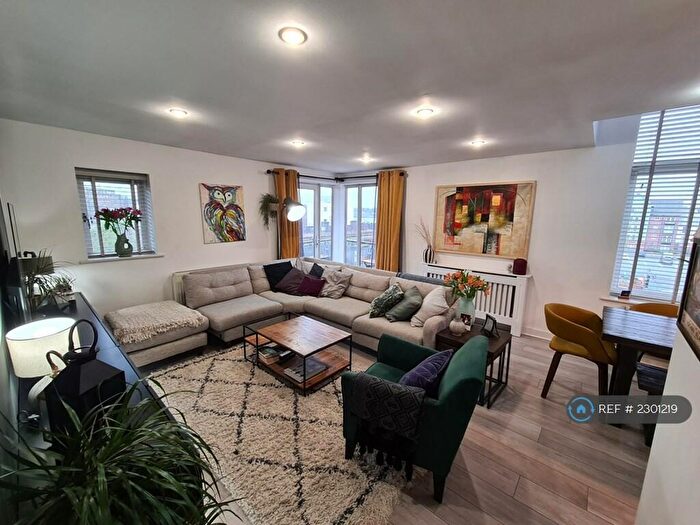 2 Bedroom Penthouse To Rent In Hopkinson Court, Chester, CH1