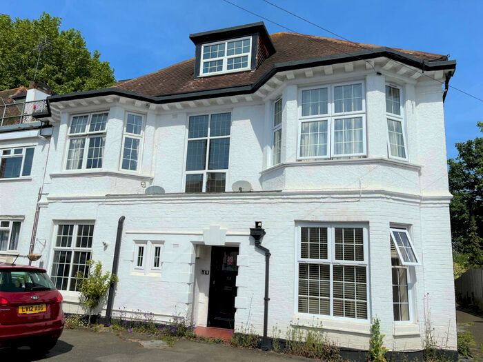 2 Bedroom Flat To Rent In - London Lane, Bromley, Kent, BR1