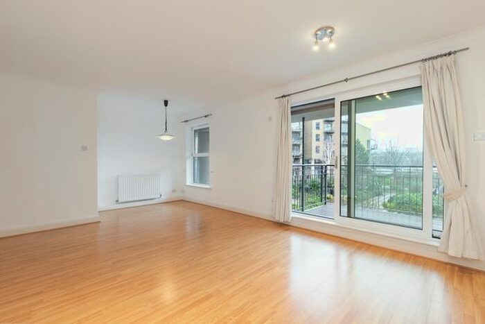 2 Bedroom Flat To Rent In Providence Square, London, SE1