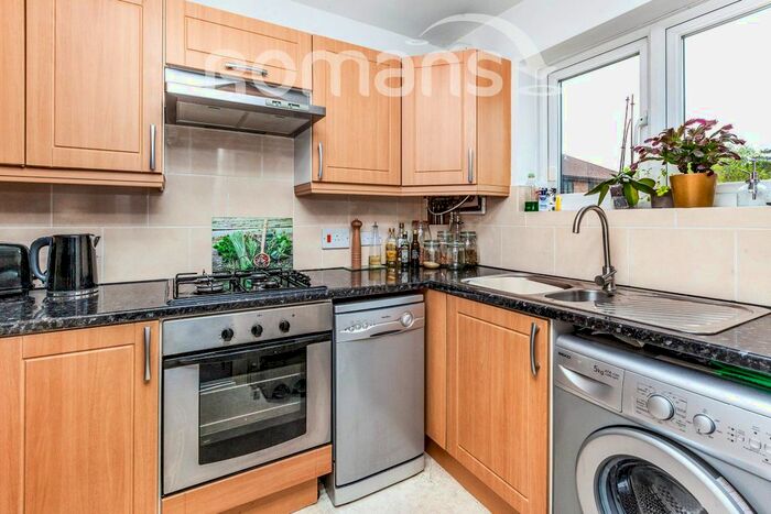 1 Bedroom Flat To Rent In Imperial Road, Windsor, SL4