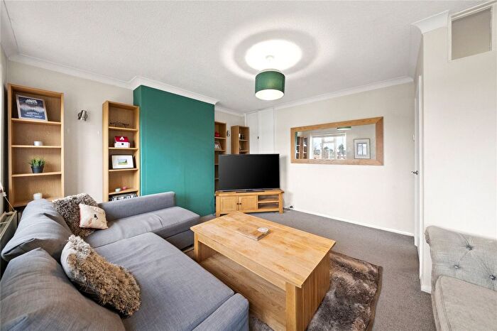 2 Bedroom Maisonette For Sale In Newdigate Green, Harefield, Uxbridge, UB9